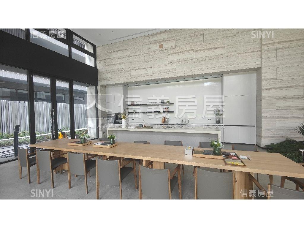 裕翔研山頂樓景觀帝王戶房屋室內格局與周邊環境