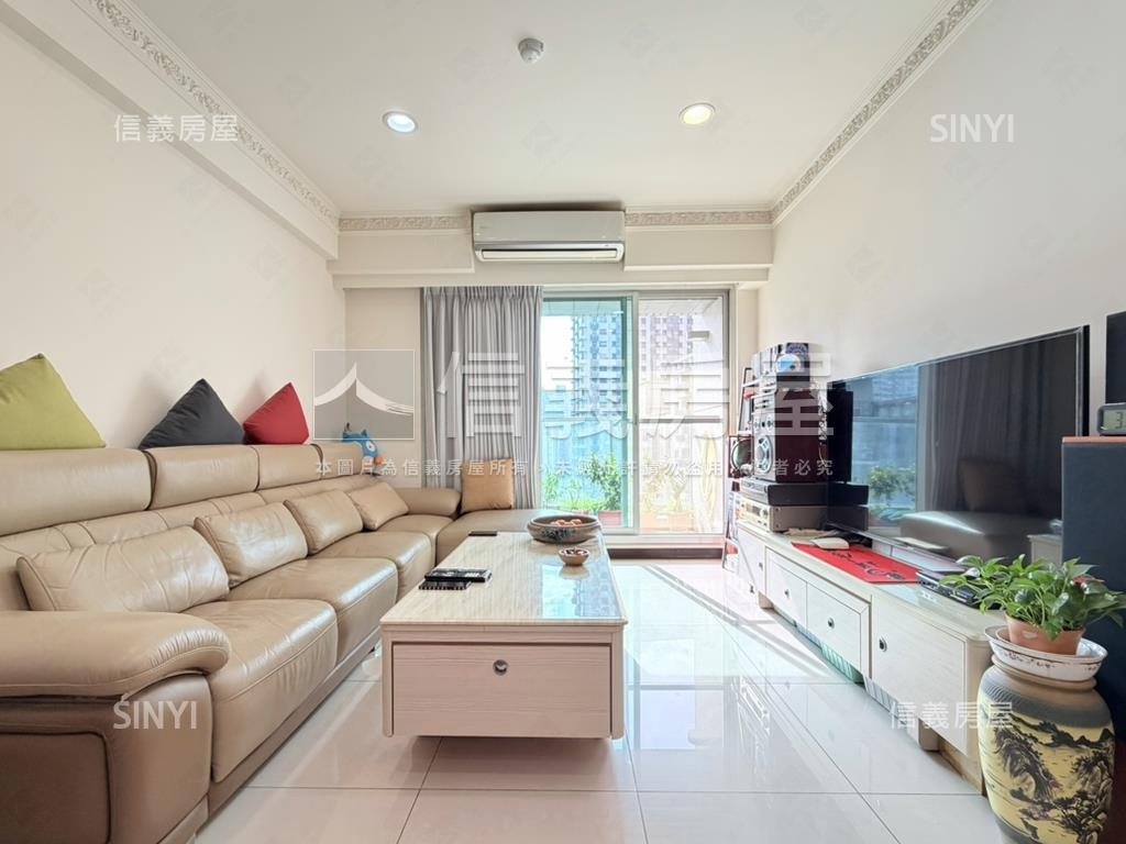 稀有印象法藍大三房車位房屋室內格局與周邊環境