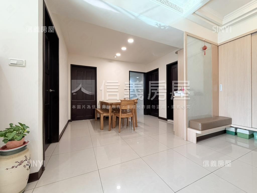 稀有印象法藍大三房車位房屋室內格局與周邊環境