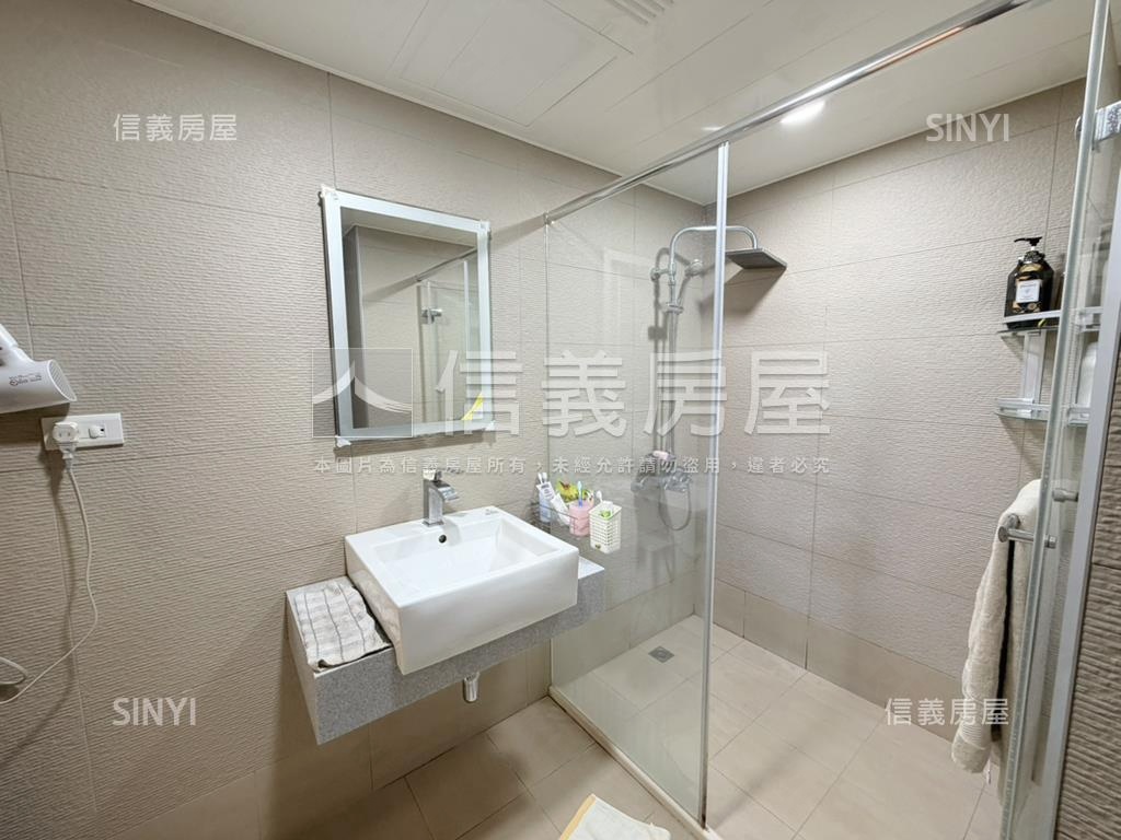 稀有印象法藍大三房車位房屋室內格局與周邊環境