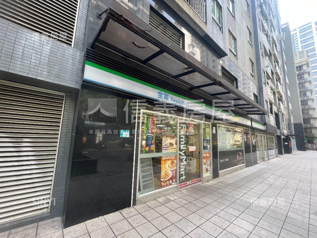 專任稀有印象法藍三房車位房屋室內格局與周邊環境