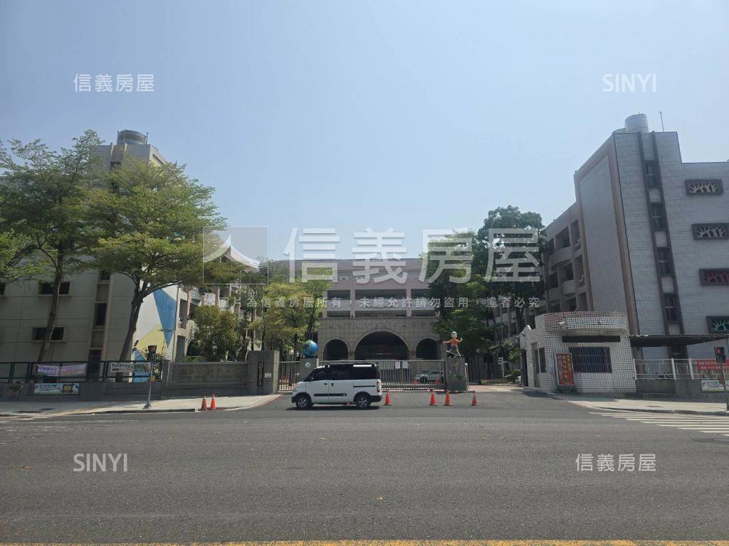 左營近新民國小樓店房屋室內格局與周邊環境