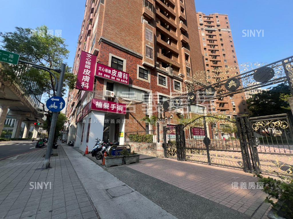 ★文心路★大面寬角間店面房屋室內格局與周邊環境