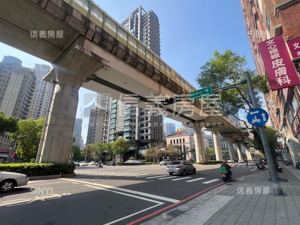 ★文心路★大面寬角間店面房屋室內格局與周邊環境