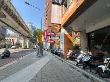 ★文心路★大面寬角間店面