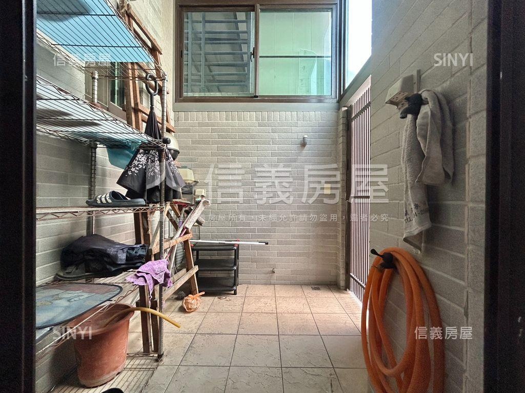 東區皇龍角窗店面房屋室內格局與周邊環境