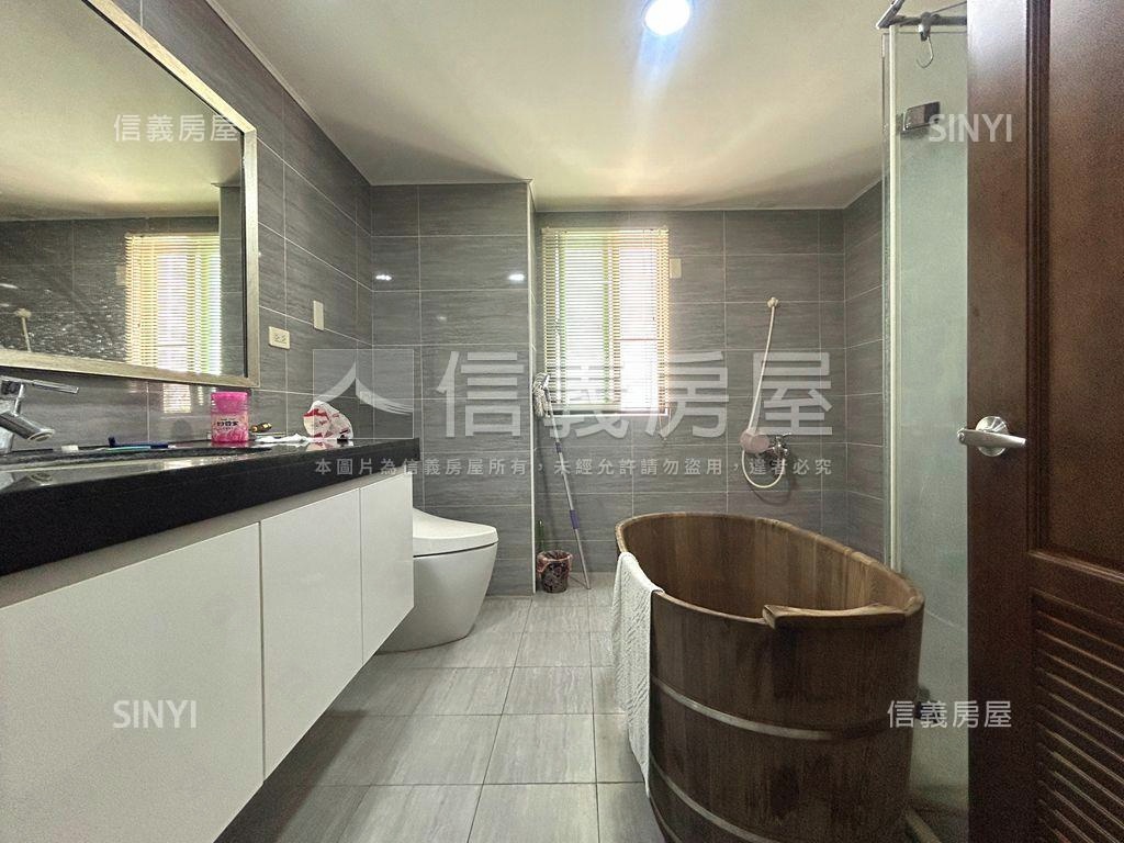 東區皇龍角窗店面房屋室內格局與周邊環境