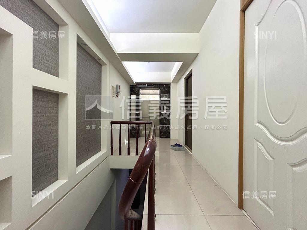 東區皇龍角窗店面房屋室內格局與周邊環境