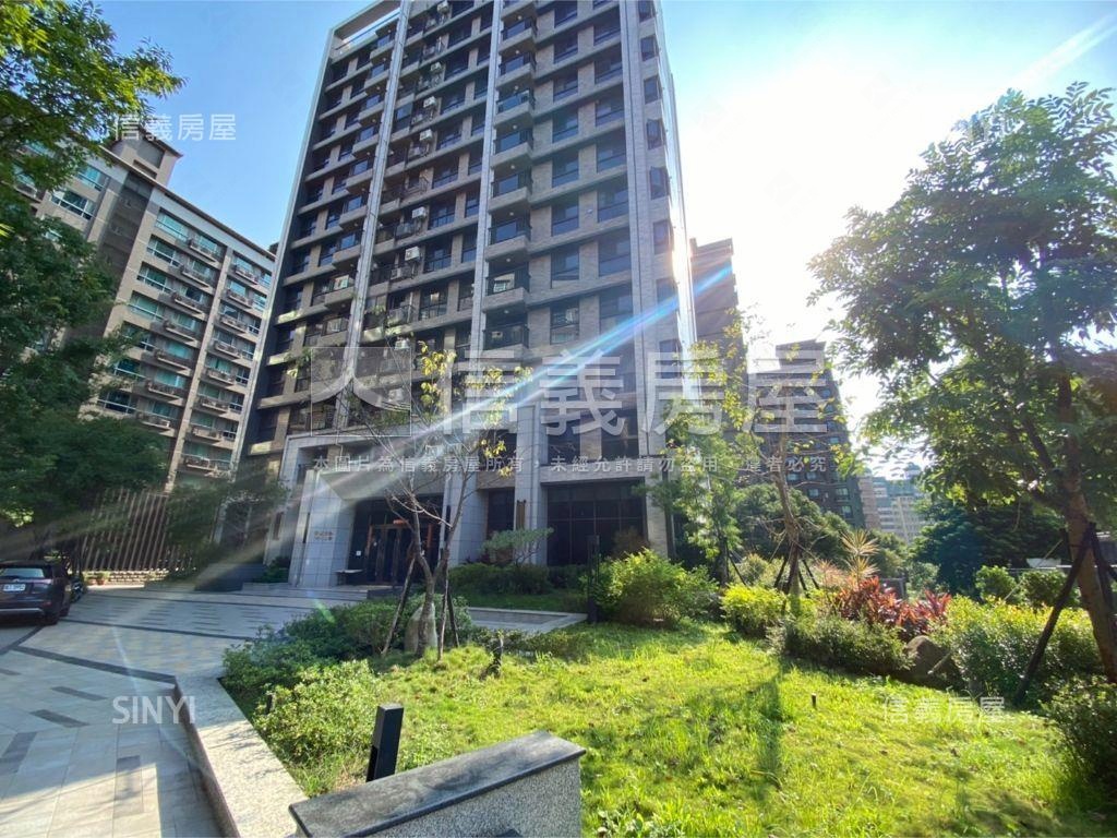 涵萃主臥衛浴有開窗房屋室內格局與周邊環境