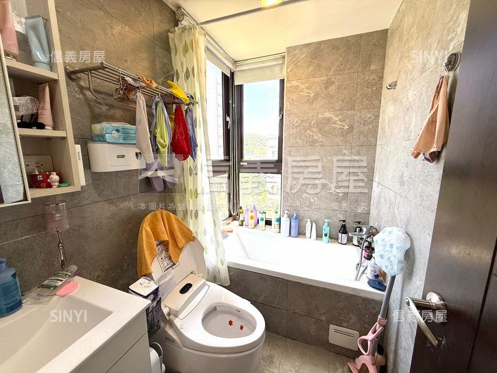 涵萃主臥衛浴有開窗房屋室內格局與周邊環境