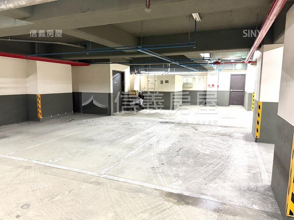 涵萃主臥衛浴有開窗房屋室內格局與周邊環境