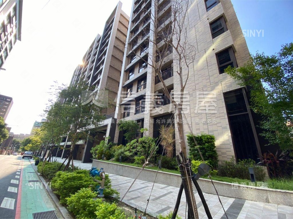 涵萃主臥衛浴有開窗房屋室內格局與周邊環境