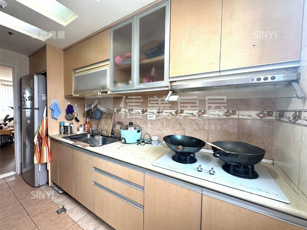 大有國中旁稀有三房車位房屋室內格局與周邊環境
