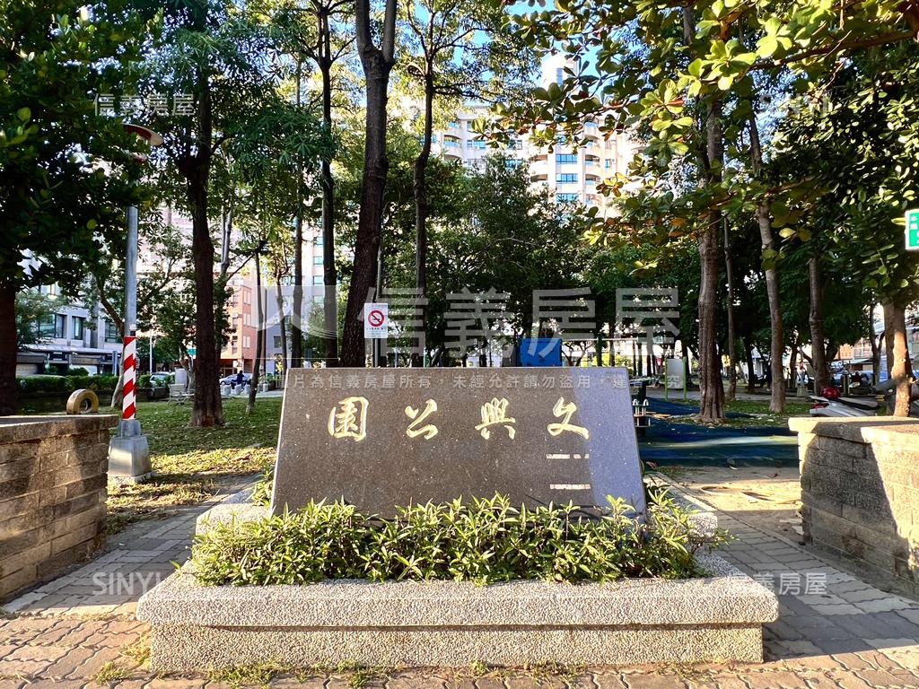 晶悅河畔公園首排四房平車房屋室內格局與周邊環境