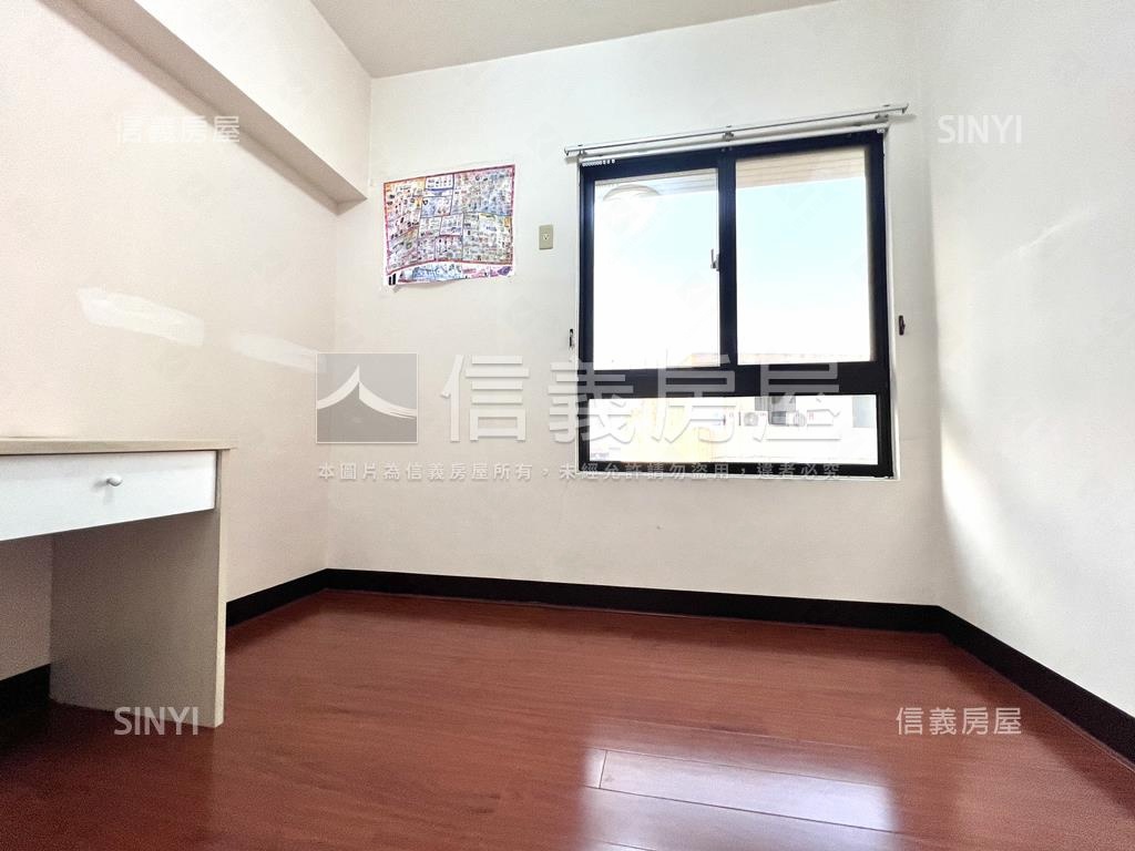 晶悅河畔公園首排四房平車房屋室內格局與周邊環境