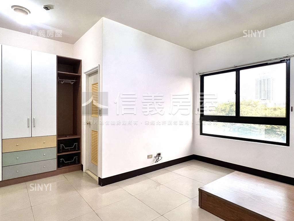 晶悅河畔公園首排四房平車房屋室內格局與周邊環境