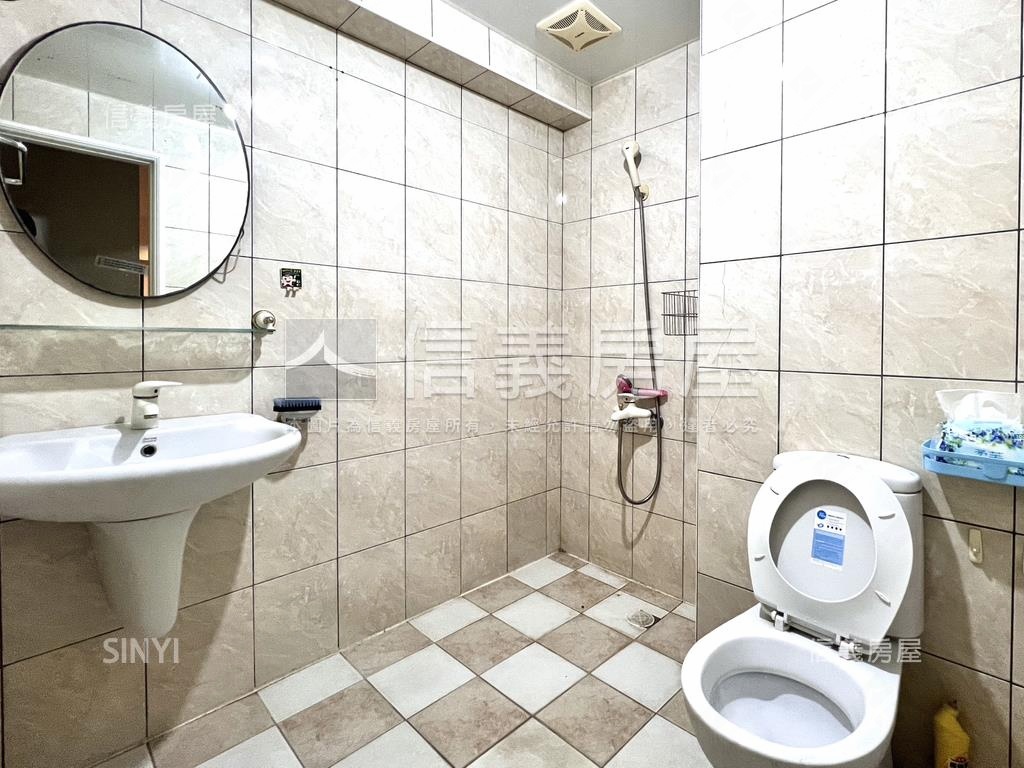 晶悅河畔公園首排四房平車房屋室內格局與周邊環境