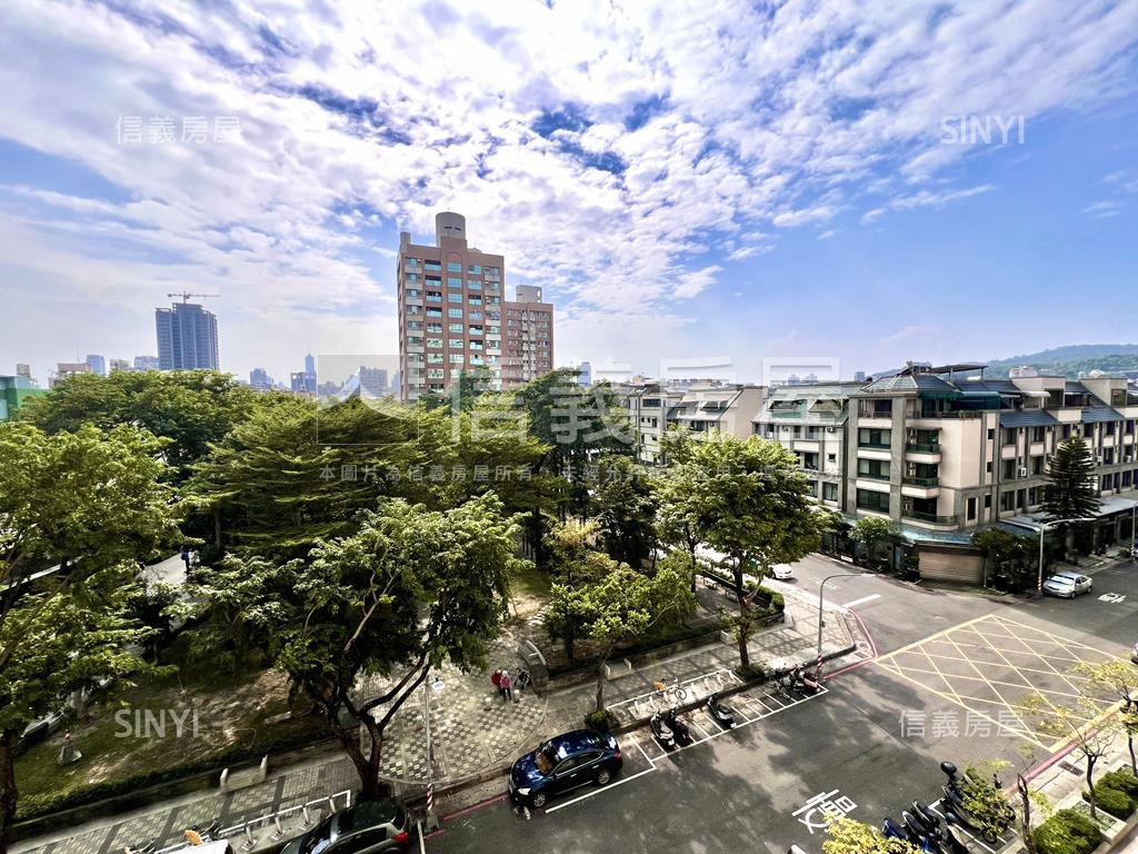 晶悅河畔公園首排四房平車房屋室內格局與周邊環境