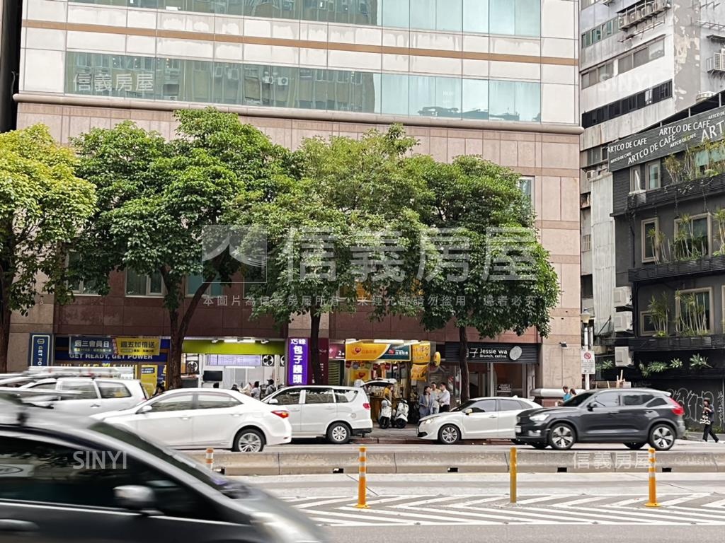 民權西路捷運站金店面房屋室內格局與周邊環境
