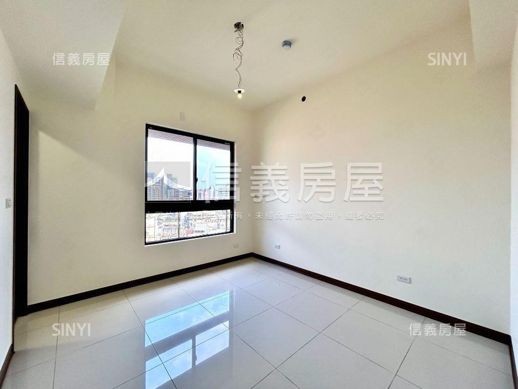 仁愛傳家全新三房車位房屋室內格局與周邊環境