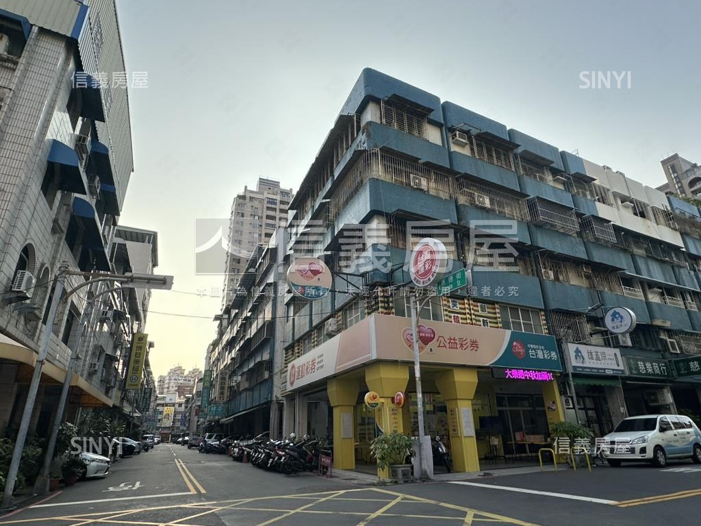 高科大收租三角窗透店房屋室內格局與周邊環境