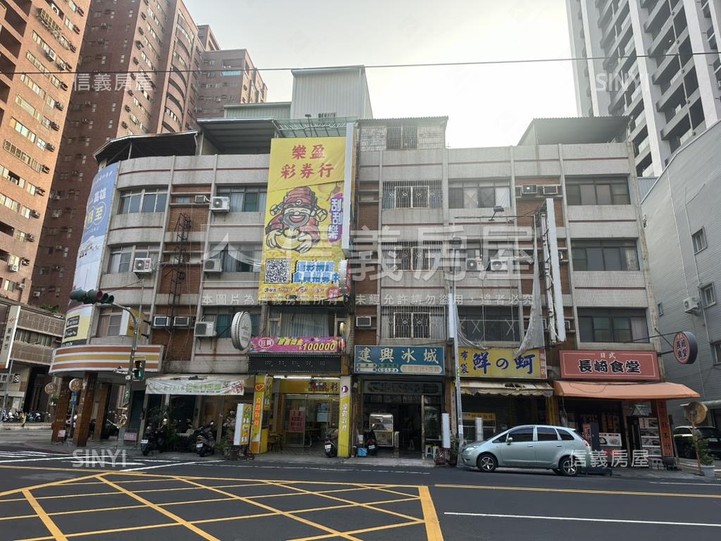 高科大收租三角窗透店房屋室內格局與周邊環境