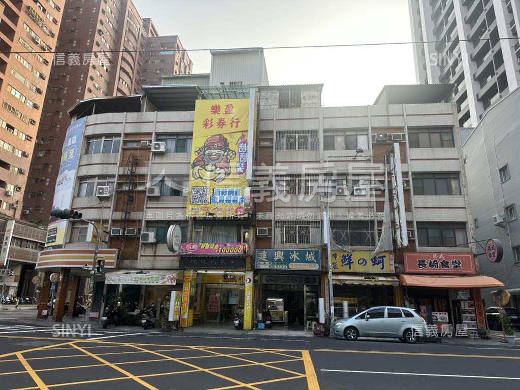 高科大收租三角窗透店房屋室內格局與周邊環境