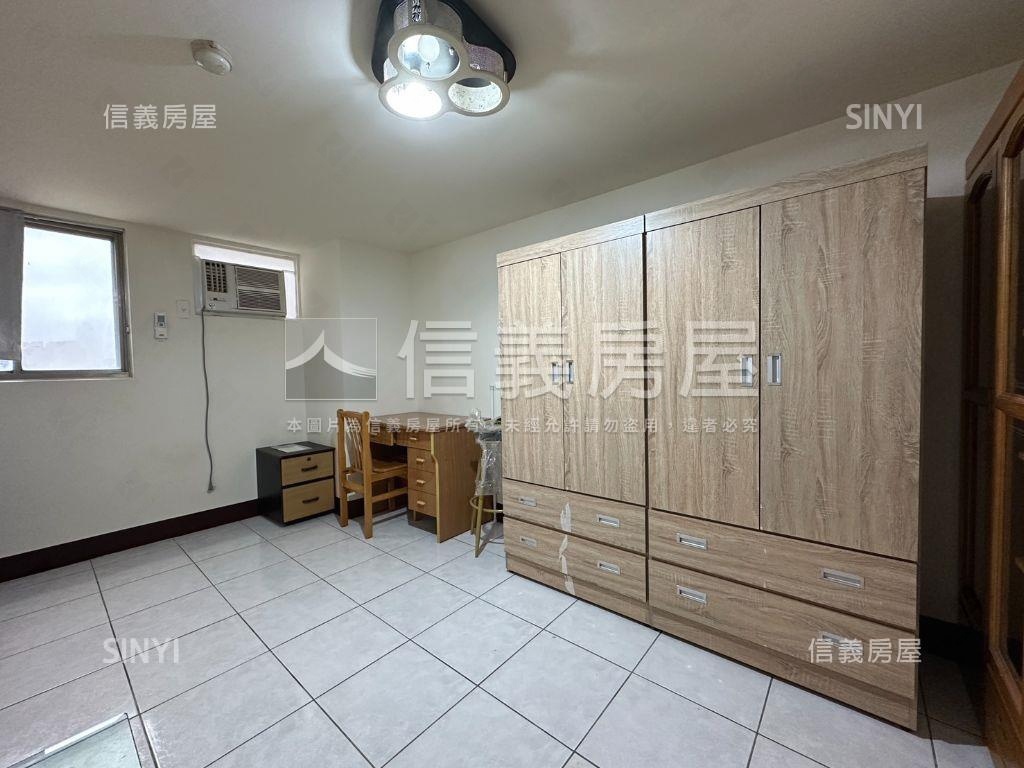 里長伯近園區附平面車位房屋室內格局與周邊環境