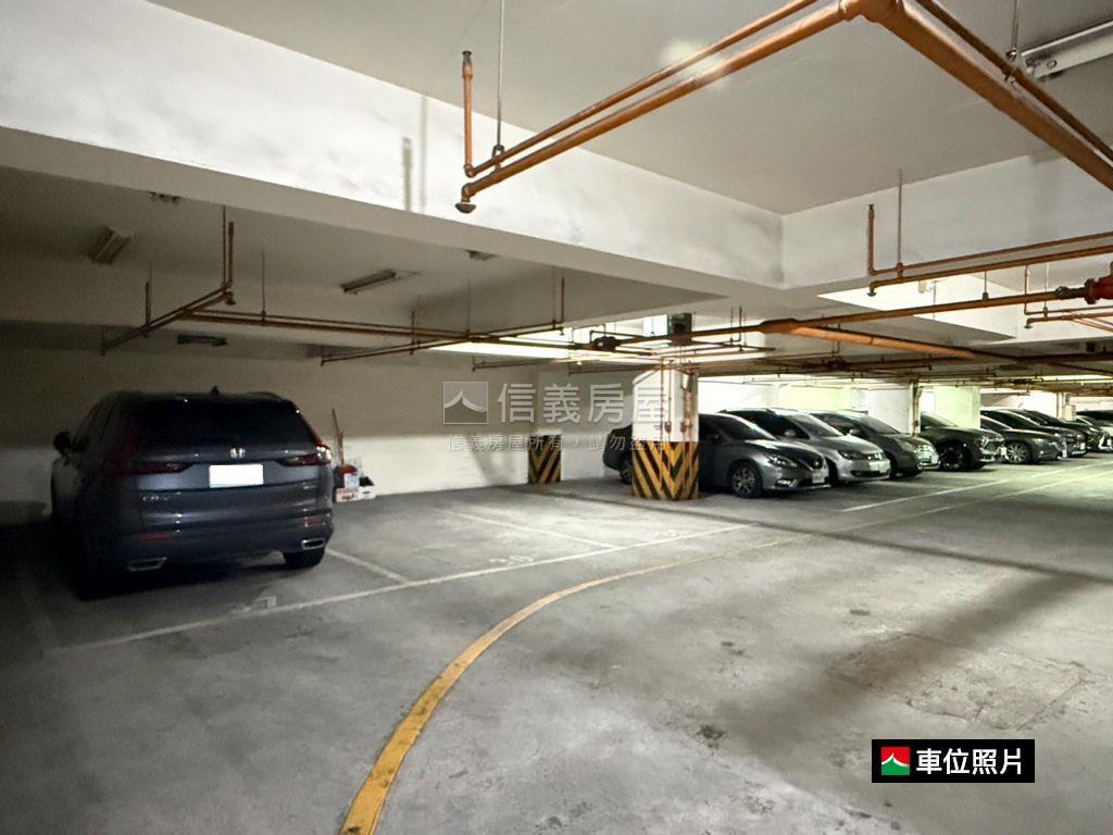 尊皇麗景採光成家六房平車房屋室內格局與周邊環境