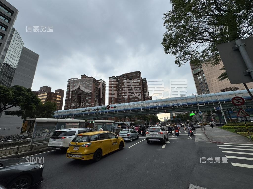 馥邑捷運靜巷１樓房屋室內格局與周邊環境
