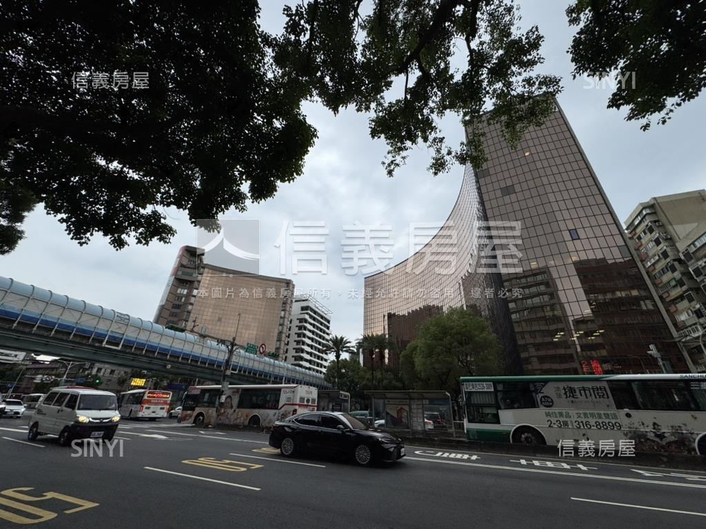 馥邑捷運靜巷１樓房屋室內格局與周邊環境