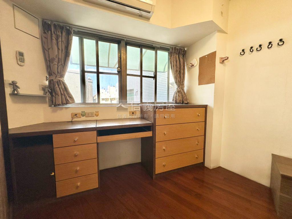 吉寶市高樓景觀兩房房屋室內格局與周邊環境