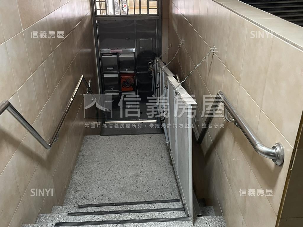 信義捷運旁大四房車位房屋室內格局與周邊環境