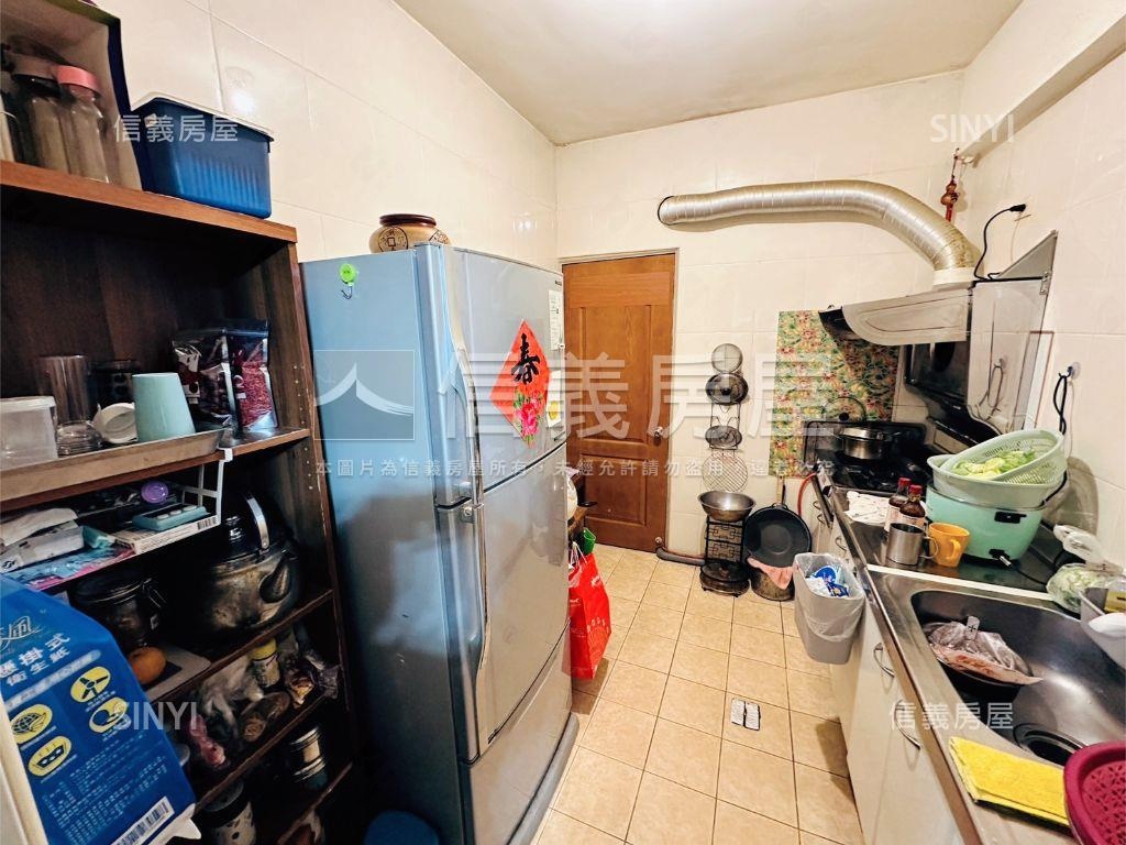 青潭屋況優質邊間三房房屋室內格局與周邊環境