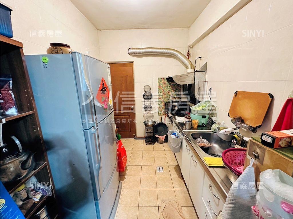 青潭屋況優質邊間三房房屋室內格局與周邊環境