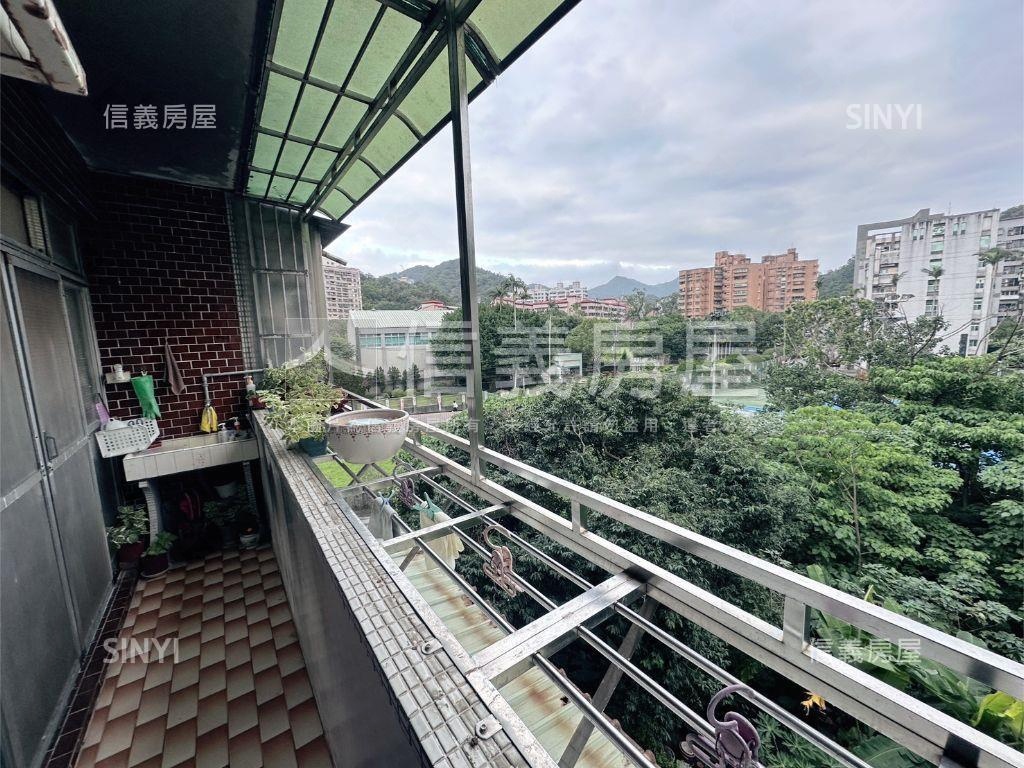 青潭屋況優質邊間三房房屋室內格局與周邊環境