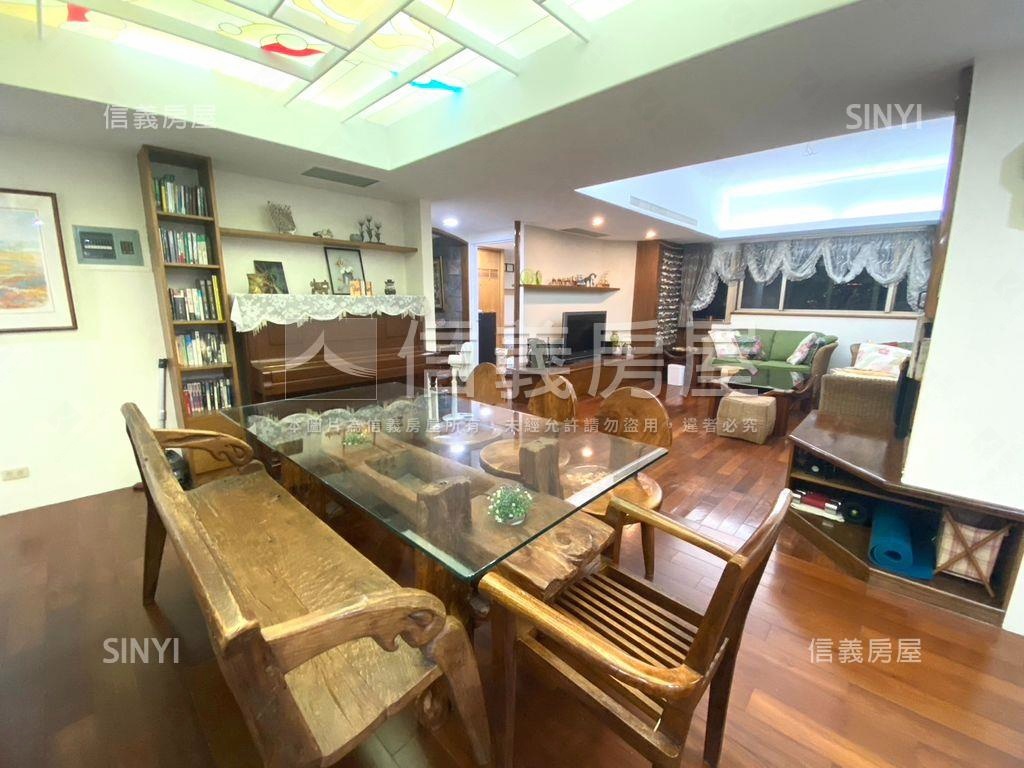 儒林天廈後棟四房車位房屋室內格局與周邊環境