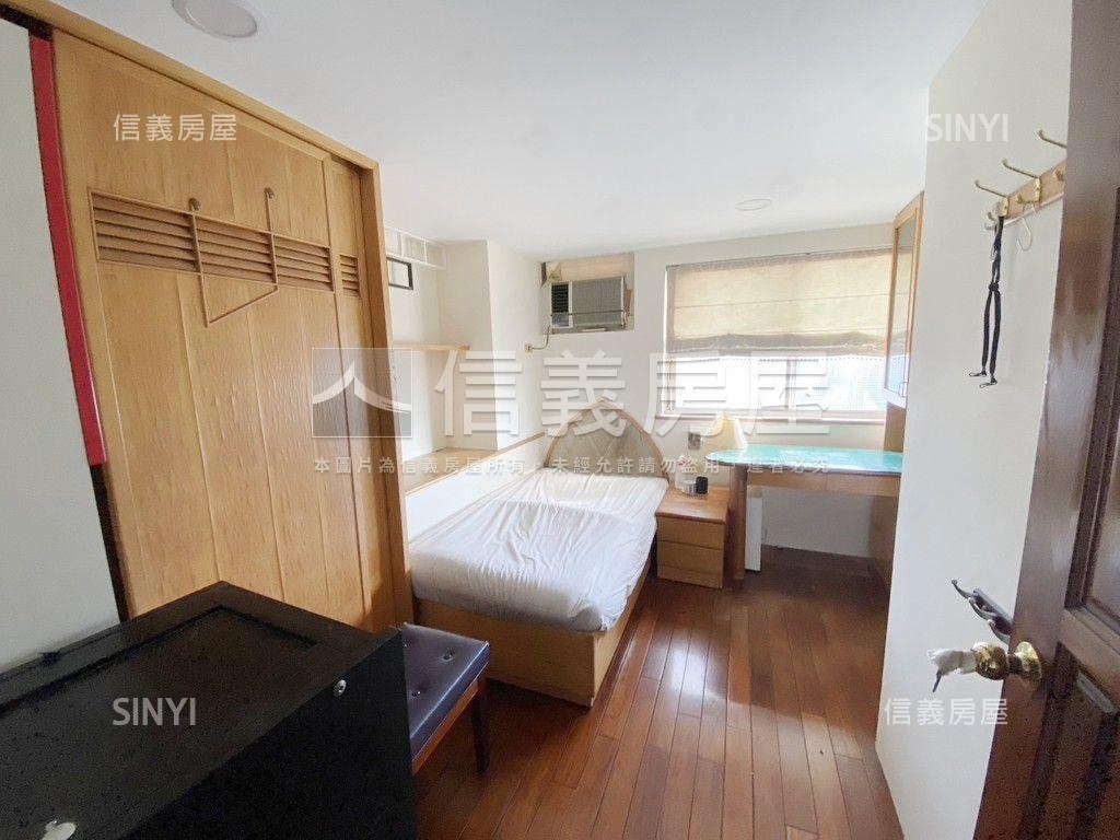 儒林天廈後棟四房車位房屋室內格局與周邊環境