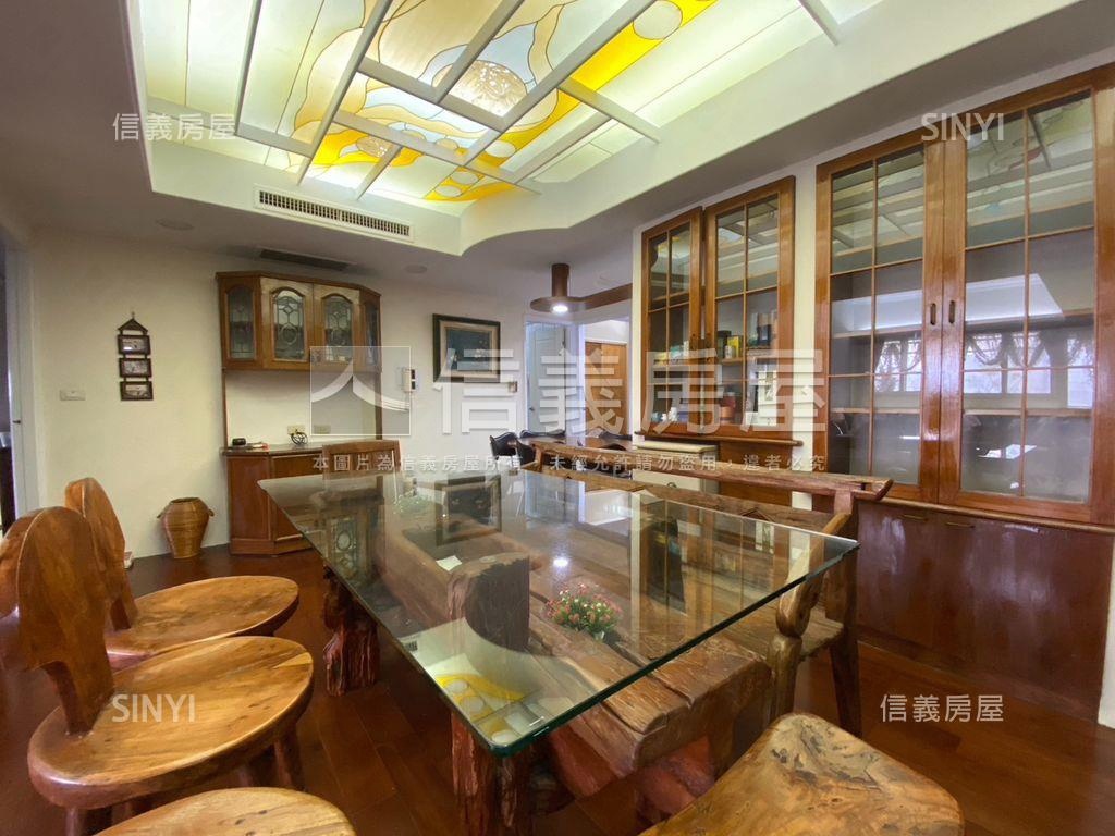 儒林天廈後棟四房車位房屋室內格局與周邊環境