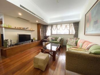 儒林天廈後棟四房車位