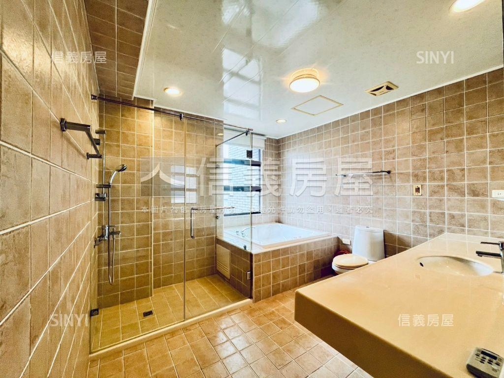 帥帝王戶正崇德路雙車位讚房屋室內格局與周邊環境