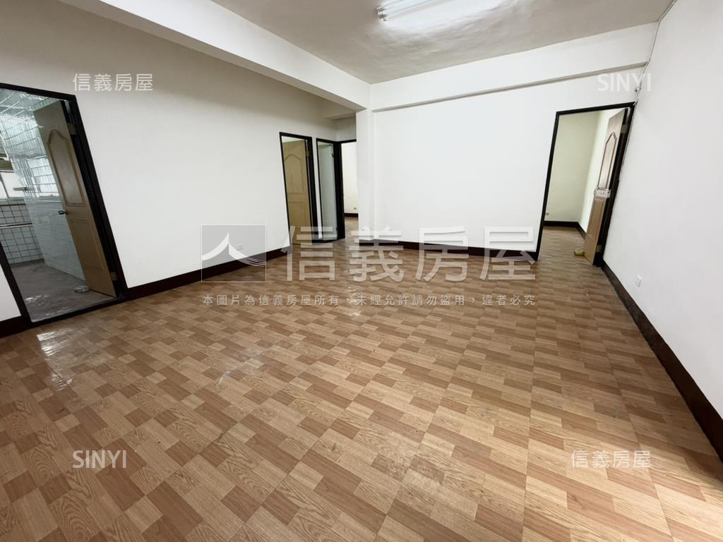 捷運邊間朗日雅築房屋室內格局與周邊環境