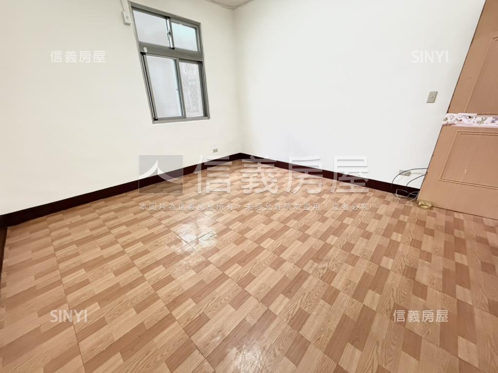 捷運邊間朗日雅築房屋室內格局與周邊環境