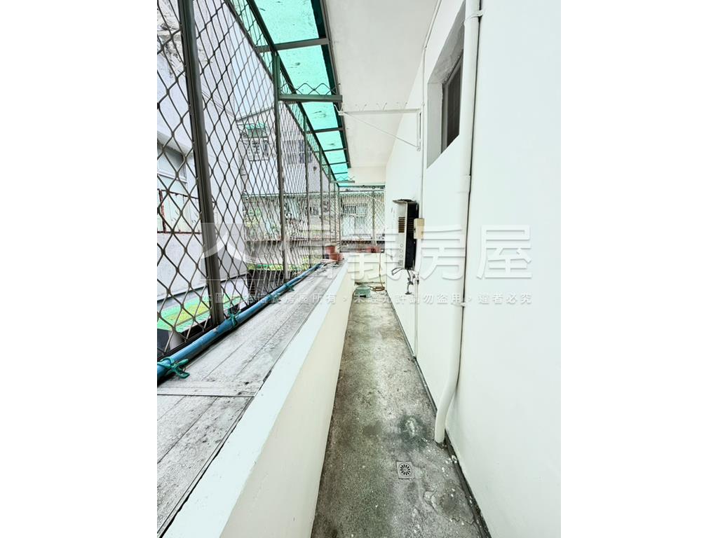 捷運邊間朗日雅築房屋室內格局與周邊環境