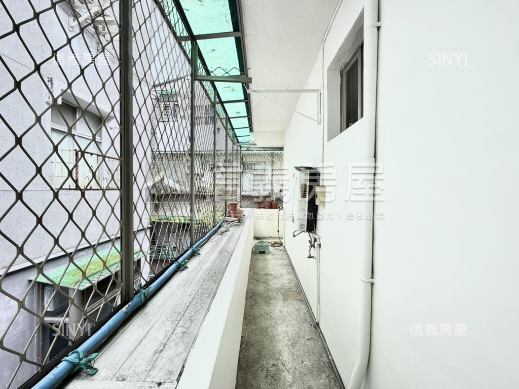 捷運邊間朗日雅築房屋室內格局與周邊環境