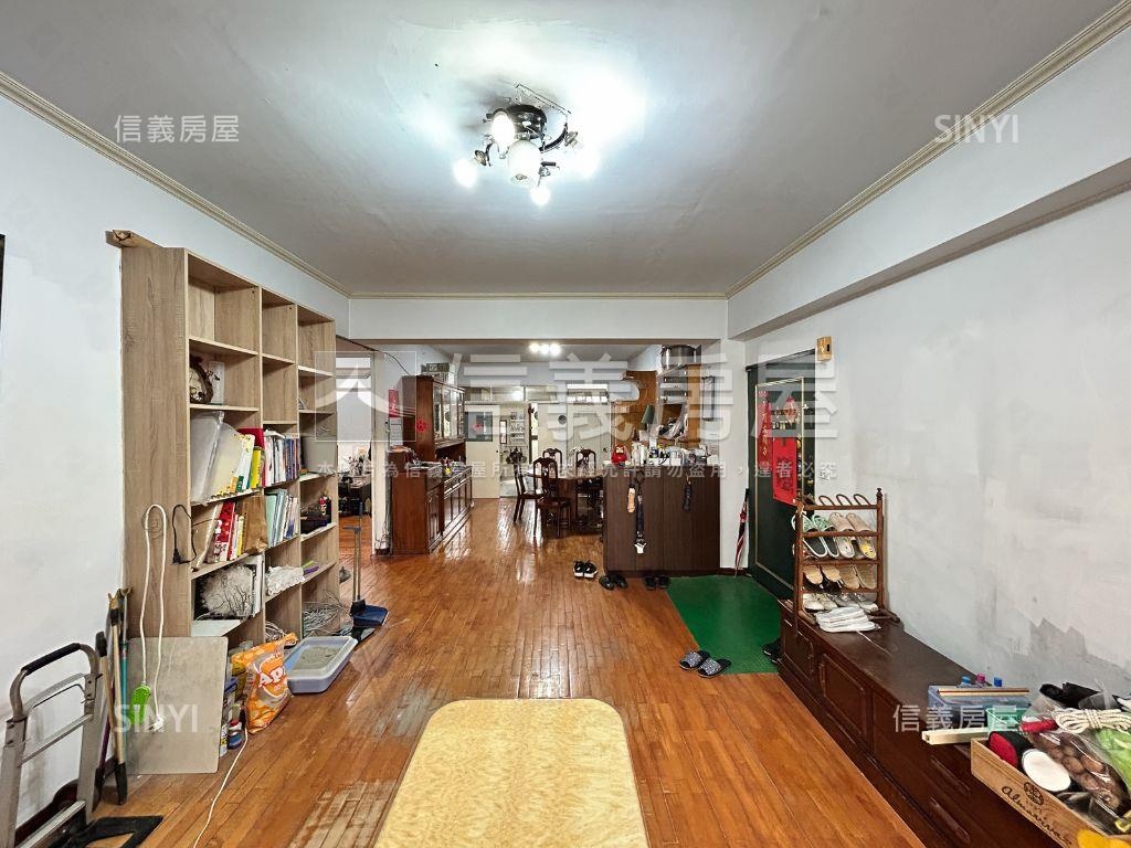 邊間三面採光四房華廈房屋室內格局與周邊環境