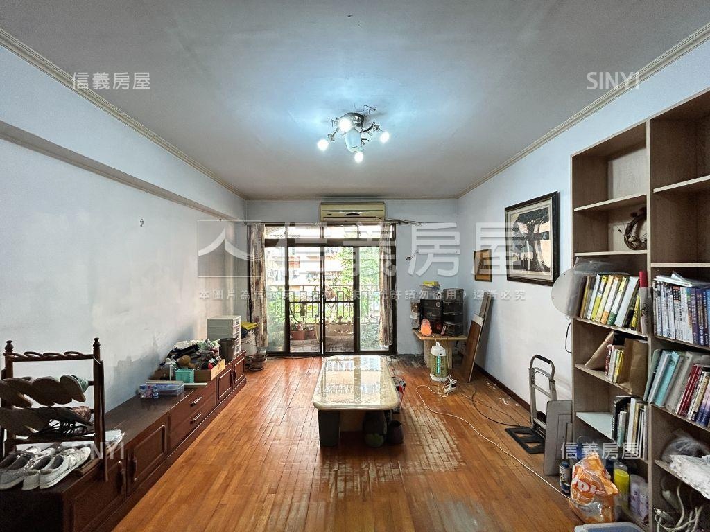 邊間三面採光四房華廈房屋室內格局與周邊環境