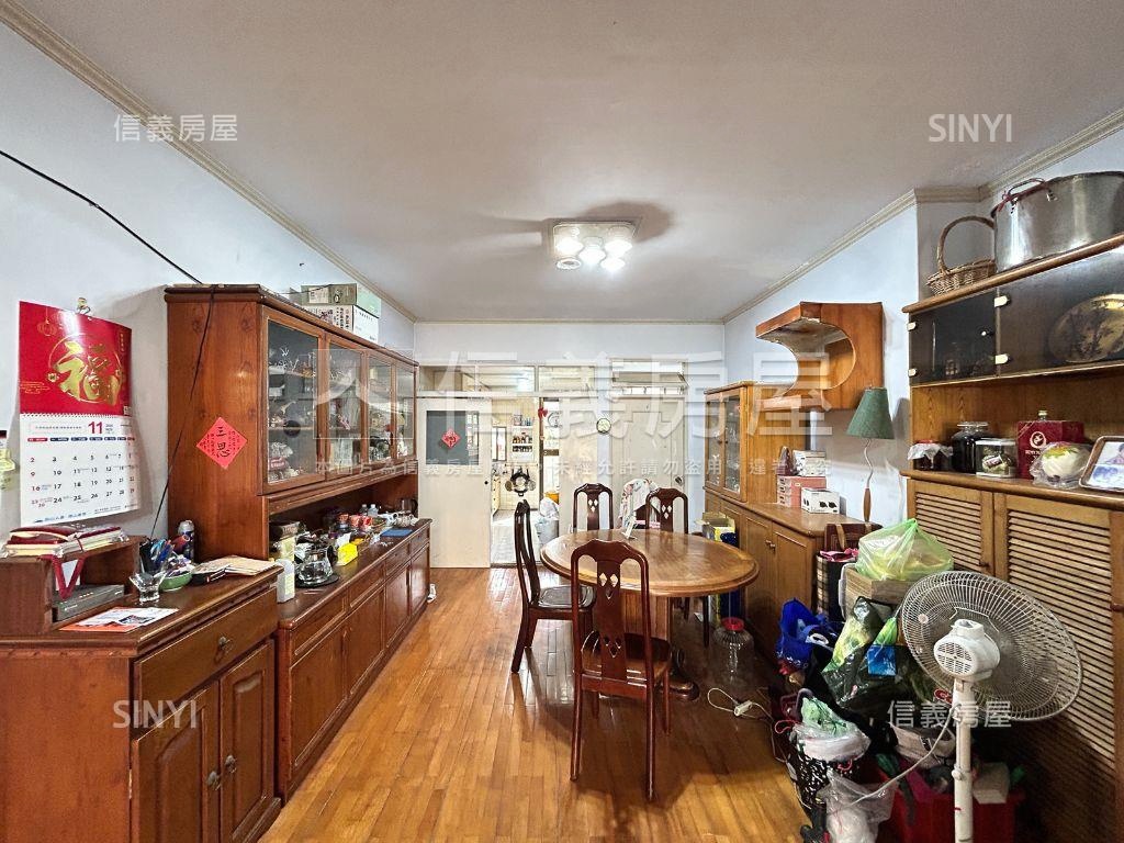 邊間三面採光四房華廈房屋室內格局與周邊環境