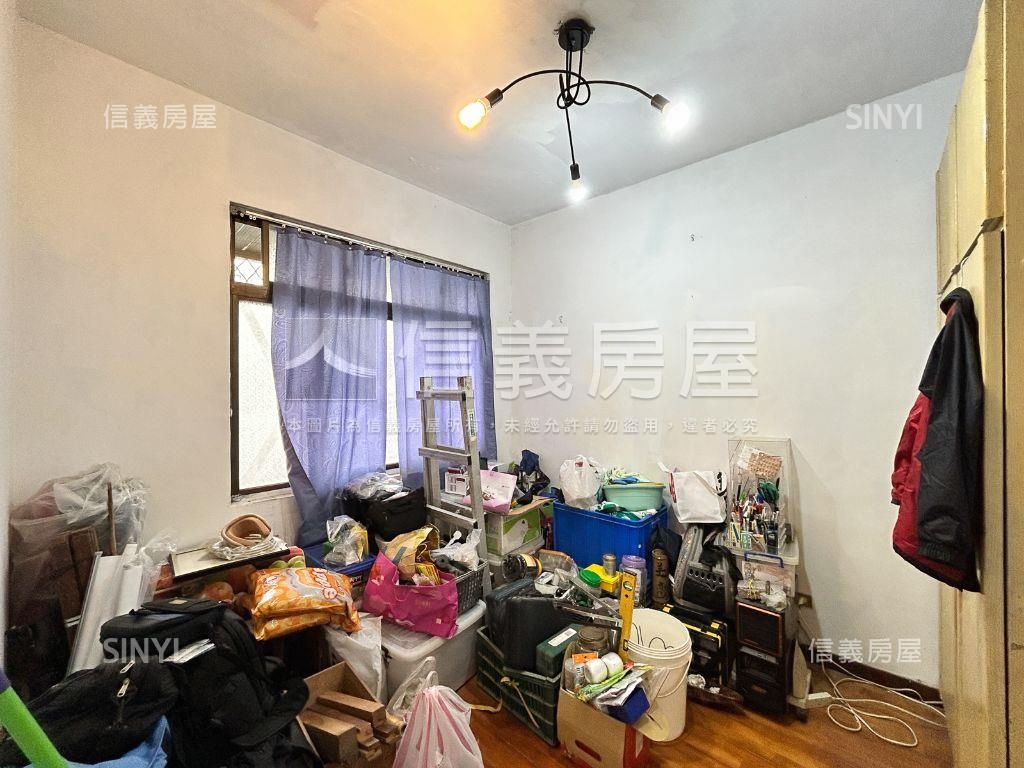 邊間三面採光四房華廈房屋室內格局與周邊環境