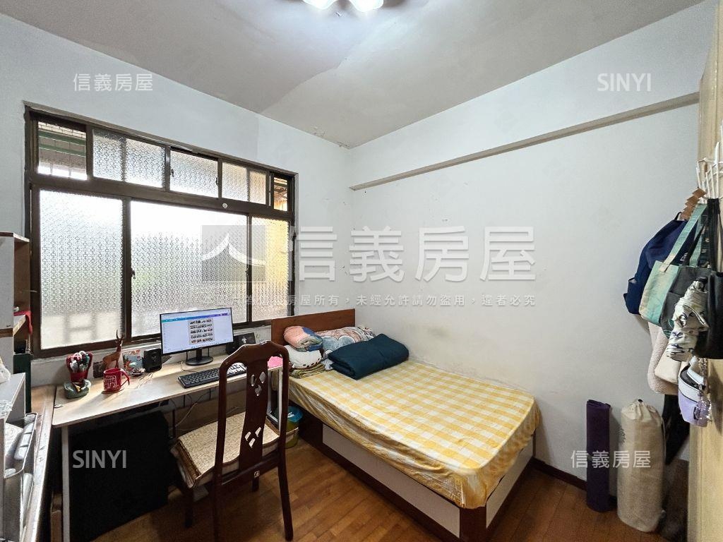 邊間三面採光四房華廈房屋室內格局與周邊環境